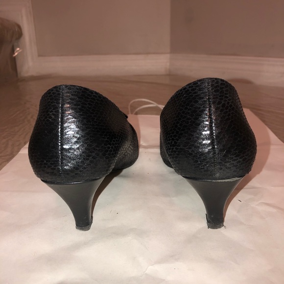 Kurt Geiger black kitten heel pump - Picture 5 of 8